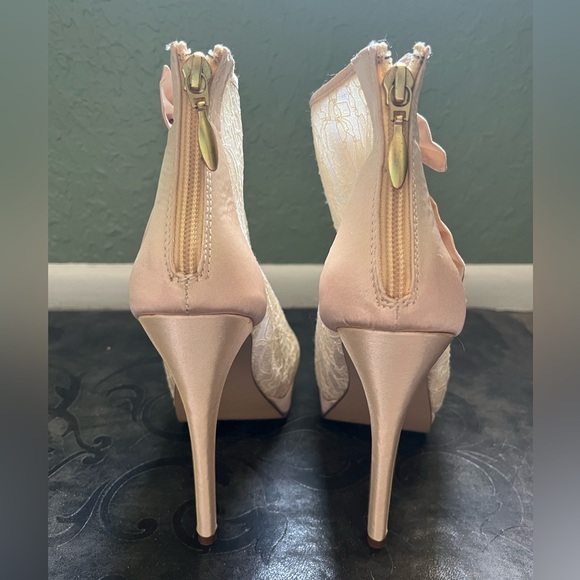 Heels - Picture 3 of 8